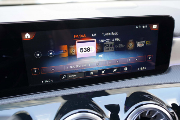 Mercedes-Benz A-Klasse 200 Business Solution AMG|Prijs rijklaar incl. 12 mnd garantie|Schuif/kanteldak Carplay PDC DAB Camera LED