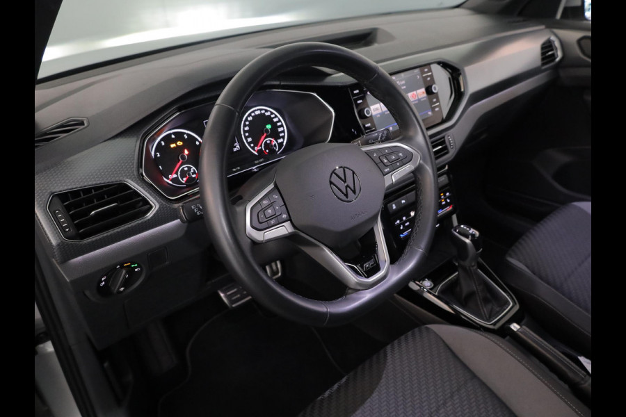 Volkswagen T-Cross 1.0 TSI R-Line 110pk DSG| Camera|  Trekhaak|Navi| 18'LM-velgen