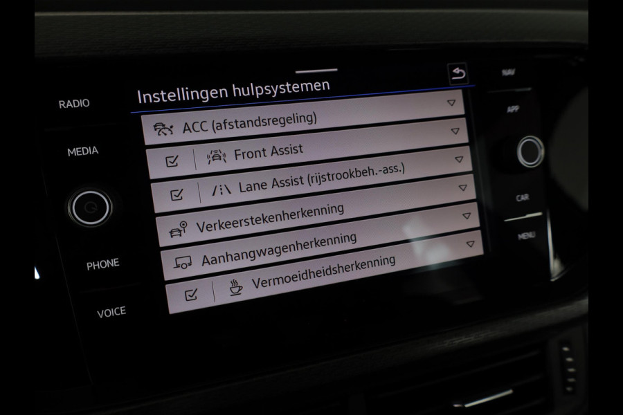 Volkswagen T-Cross 1.0 TSI R-Line 110pk DSG| Camera|  Trekhaak|Navi| 18'LM-velgen