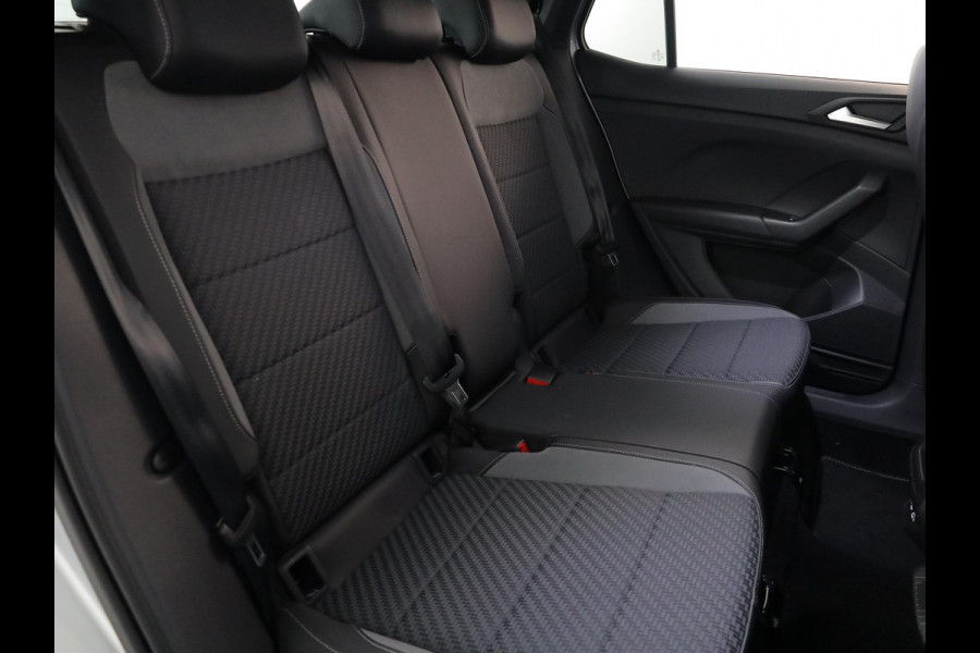 Volkswagen T-Cross 1.0 TSI R-Line 110pk DSG| Camera|  Trekhaak|Navi| 18'LM-velgen