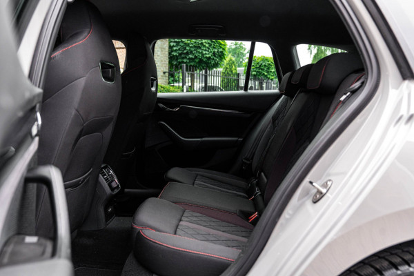 Škoda Octavia Combi 1.4 TSI RS iV PHEV Business 245 PK ACC Keyless Elek.Klep Canton Camera 19''