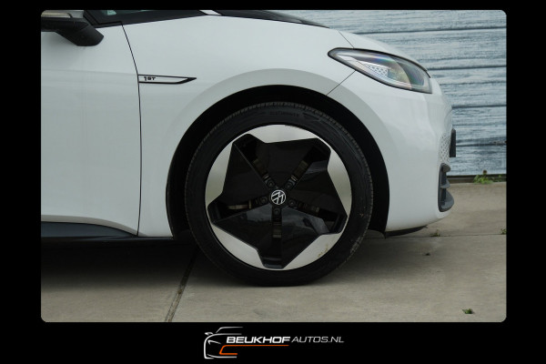 Volkswagen ID.3 First Max 58 kWh Panorama Trekhaak Cam 92.5%