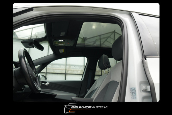 Volkswagen ID.3 First Max 58 kWh Panorama Trekhaak Cam 92.5%