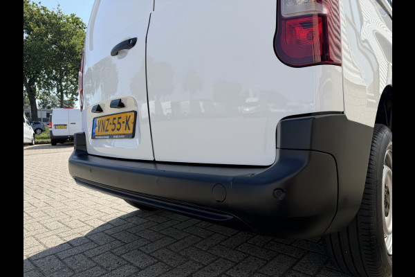 Peugeot Partner 1.2 PureTech Premium / vaste prijs rijklaar € 11.750 ex btw / lease vanaf € 198 / airco / cruise control / pdc achter / navigatie / raam in de schuifdeur / euro 6 !