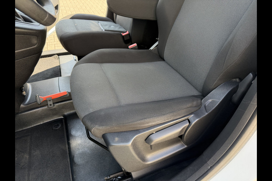 Peugeot Partner 1.2 PureTech Premium / vaste prijs rijklaar € 11.750 ex btw / lease vanaf € 198 / airco / cruise control / pdc achter / navigatie / raam in de schuifdeur / euro 6 !