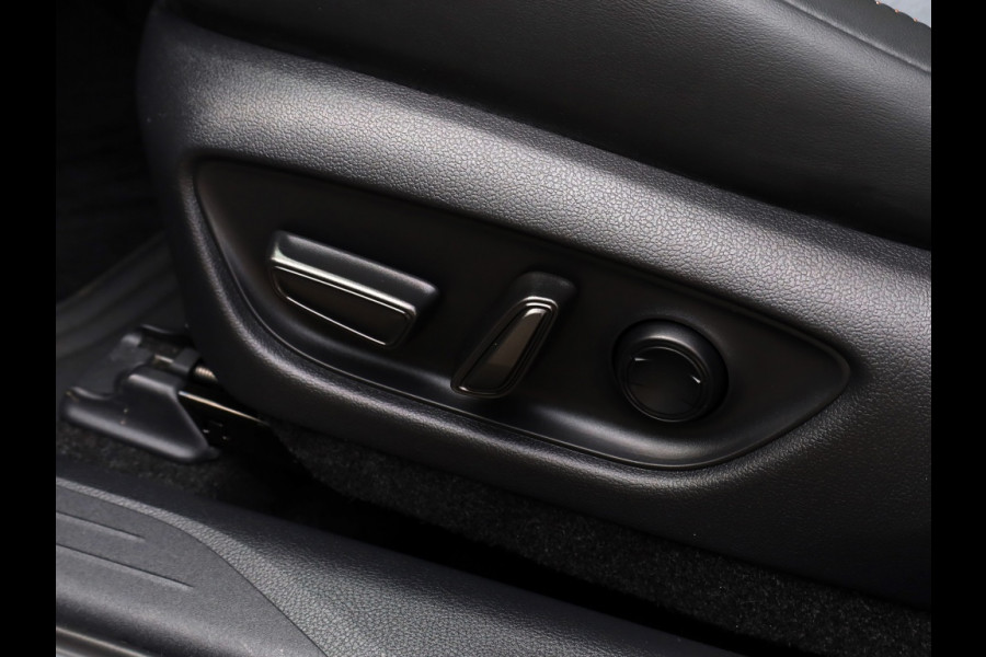 Lexus LBX Cool 2WD | Memory Seat | Leder/Alcantara | Dodehoek