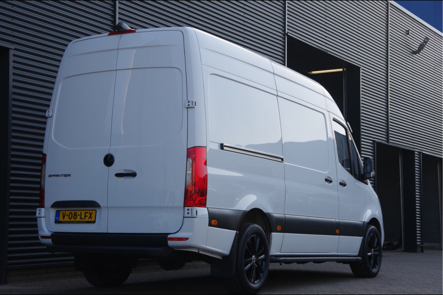 Mercedes-Benz Sprinter 319 3.0 V6 L2H2 3P, AUT. LED, 3.5T TREKHAAK, STANDKACHEL, STOELVERWARMING, CAMERA, CRUISE, LEDER STUUR, NAVI BY APPLE CARPLAY