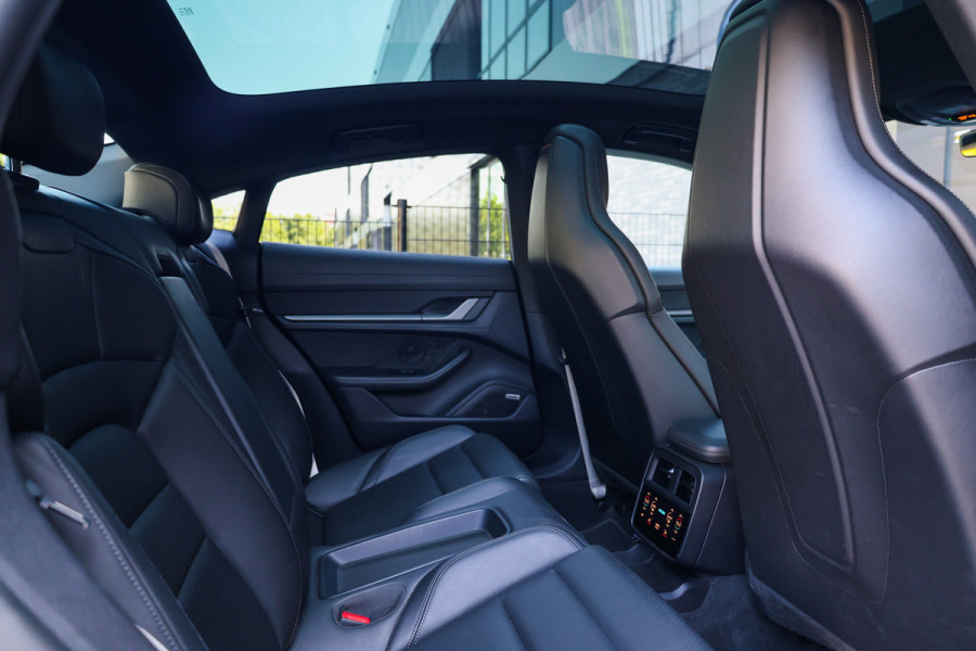 Porsche Taycan 79 kWh | BTW | BOSE | PASSANGER DISPLAY | 360 | SPORT CHRONO | ACC |  21'' |