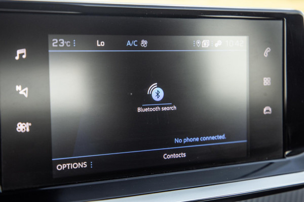 Peugeot 2008 1.2 PureTech Active AUTOMAAT / CRUISE CONTROLE / CARPLAY / DEALER ONDERHOUDEN / NIEUWE DISTRIBUTIERIEM!