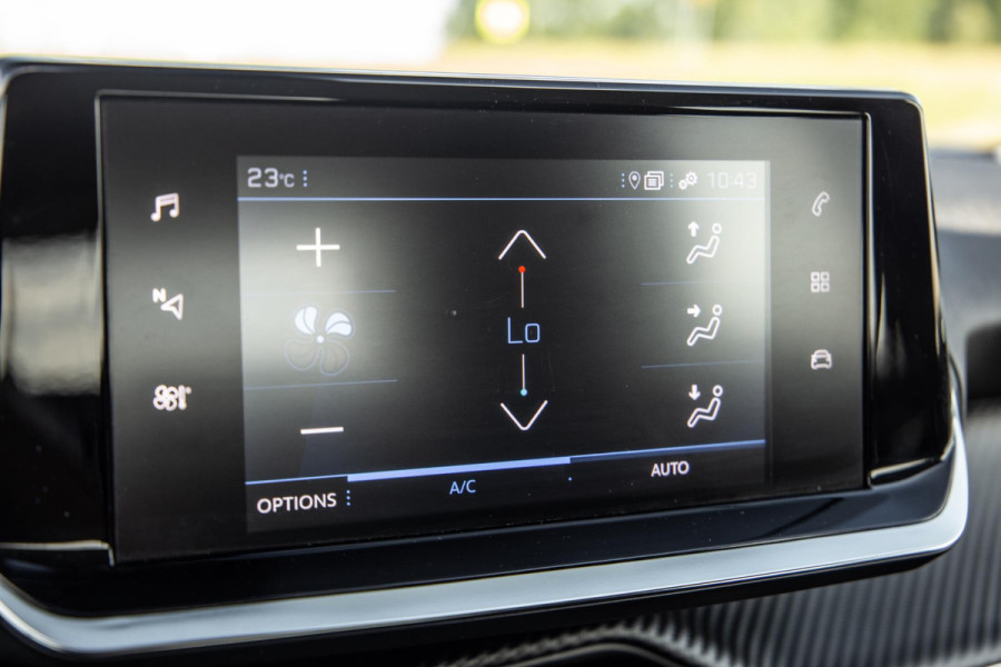 Peugeot 2008 1.2 PureTech Active AUTOMAAT / CRUISE CONTROLE / CARPLAY / DEALER ONDERHOUDEN / NIEUWE DISTRIBUTIERIEM!