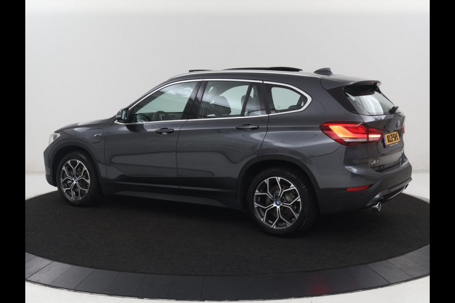 BMW X1 xDrive25e | Panaramadak | Camera | Cruise control | Climate control | Buetooth | Navigatie | DAB+