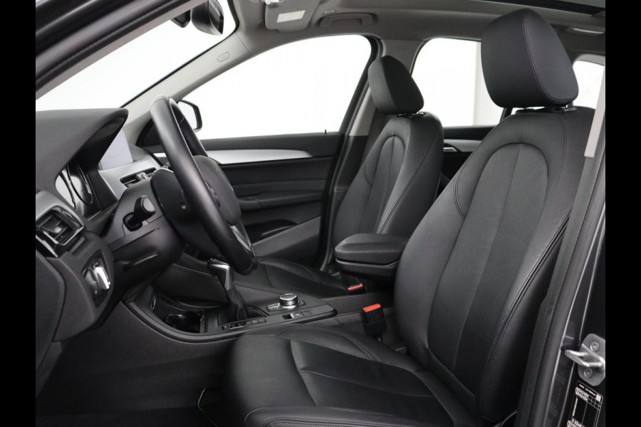 BMW X1 xDrive25e | Panaramadak | Camera | Cruise control | Climate control | Buetooth | Navigatie | DAB+