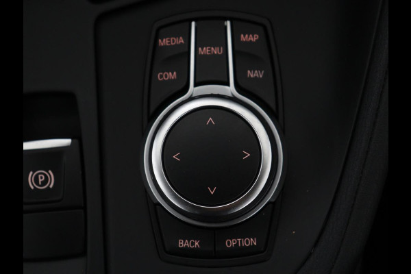 BMW X1 xDrive25e | Panaramadak | Camera | Cruise control | Climate control | Buetooth | Navigatie | DAB+