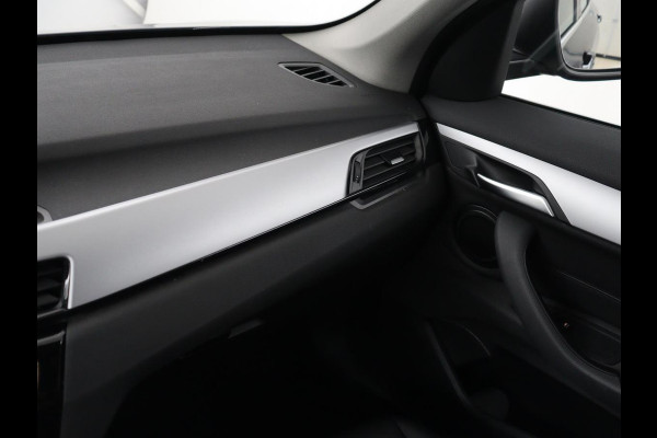 BMW X1 xDrive25e | Panaramadak | Camera | Cruise control | Climate control | Buetooth | Navigatie | DAB+