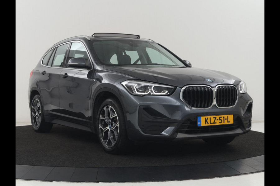 BMW X1 xDrive25e | Panaramadak | Camera | Cruise control | Climate control | Buetooth | Navigatie | DAB+