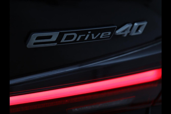 BMW i4 eDrive40 84 kWh | SOH 93,8% | Camera | Adaptive cruise | Climate control | Navigatie | DAB+ | Bluetooth | Stoelverwarming | Carplay