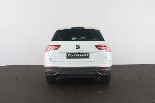 Volkswagen Tiguan 1.4 TSI eHybrid Life Edition > 245pk/Camera/Winterpakket/ACC/All season banden...