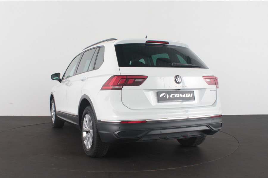 Volkswagen Tiguan 1.4 TSI eHybrid Life Edition > 245pk/Camera/Winterpakket/ACC/All season banden...