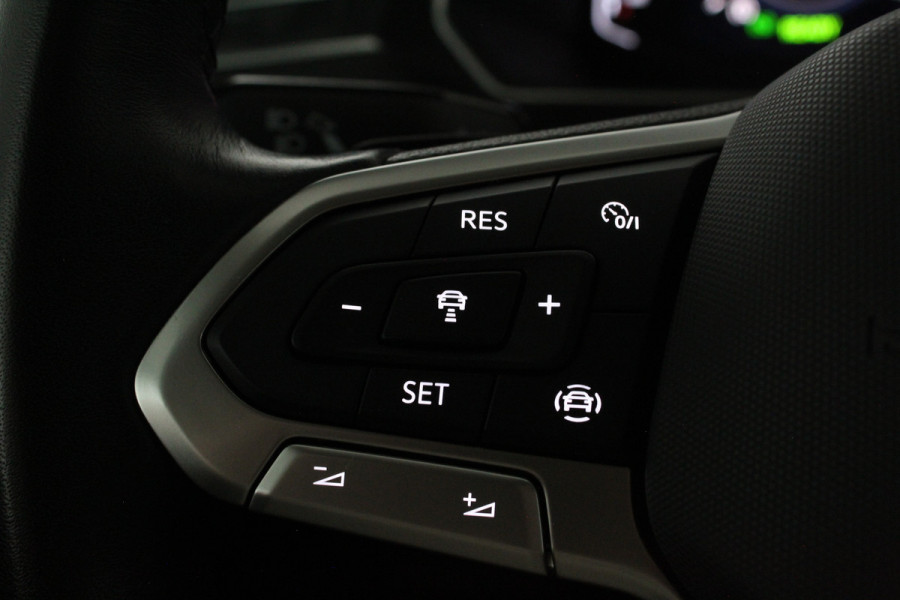 Volkswagen Tiguan 1.4 TSI eHybrid Life Edition > 245pk/Camera/Winterpakket/ACC/All season banden...