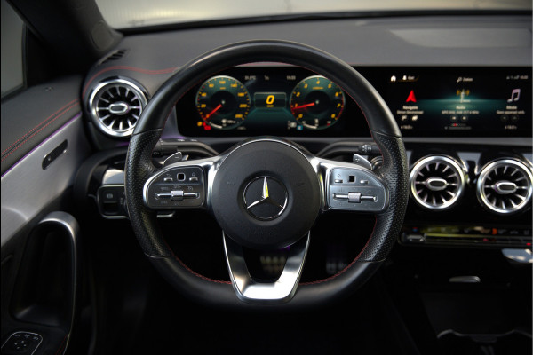 Mercedes-Benz CLA-Klasse 180 Business Solution AMG | Stoelverwarming | Parkeersensoren | Navigatie | Cruise Control | Ambiance Verlichting | Keyless | Camera | Climate Control