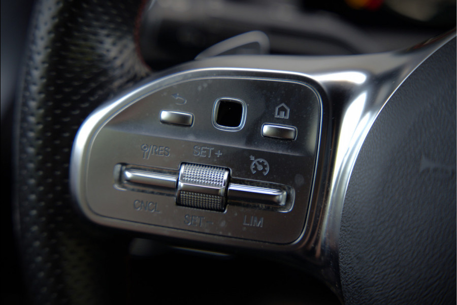 Mercedes-Benz CLA-Klasse 180 Business Solution AMG | Stoelverwarming | Parkeersensoren | Navigatie | Cruise Control | Ambiance Verlichting | Keyless | Camera | Climate Control