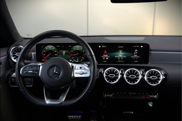 Mercedes-Benz CLA-Klasse 180 Business Solution AMG | Stoelverwarming | Parkeersensoren | Navigatie | Cruise Control | Ambiance Verlichting | Keyless | Camera | Climate Control