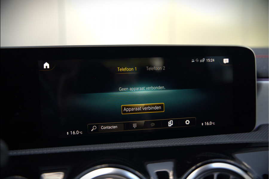Mercedes-Benz CLA-Klasse 180 Business Solution AMG | Stoelverwarming | Parkeersensoren | Navigatie | Cruise Control | Ambiance Verlichting | Keyless | Camera | Climate Control