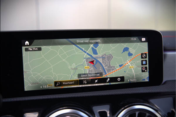 Mercedes-Benz CLA-Klasse 180 Business Solution AMG | Stoelverwarming | Parkeersensoren | Navigatie | Cruise Control | Ambiance Verlichting | Keyless | Camera | Climate Control