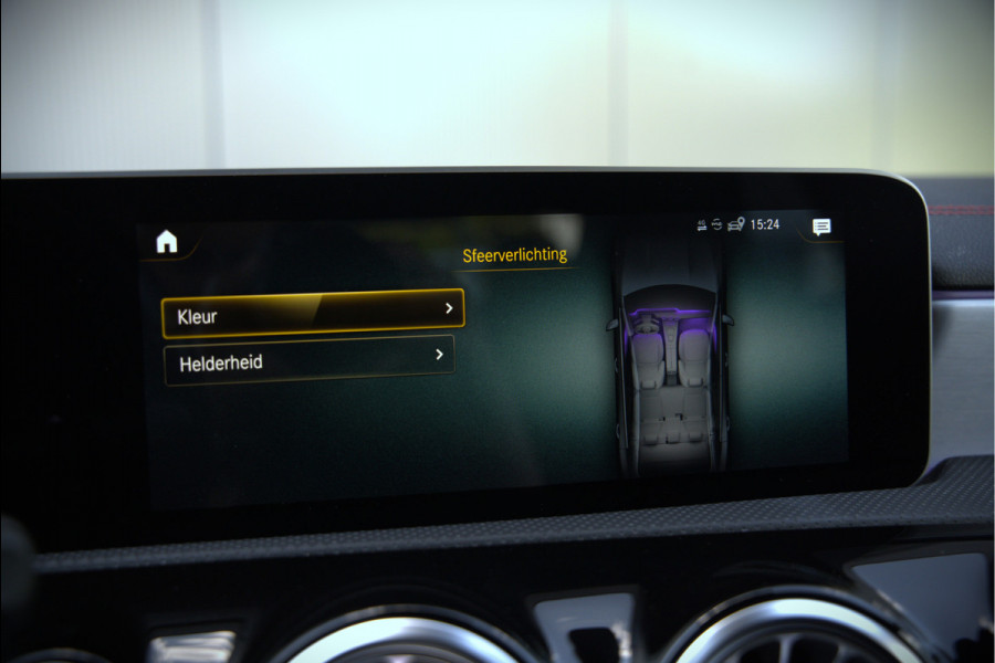 Mercedes-Benz CLA-Klasse 180 Business Solution AMG | Stoelverwarming | Parkeersensoren | Navigatie | Cruise Control | Ambiance Verlichting | Keyless | Camera | Climate Control