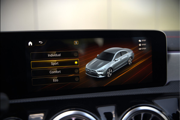 Mercedes-Benz CLA-Klasse 180 Business Solution AMG | Stoelverwarming | Parkeersensoren | Navigatie | Cruise Control | Ambiance Verlichting | Keyless | Camera | Climate Control