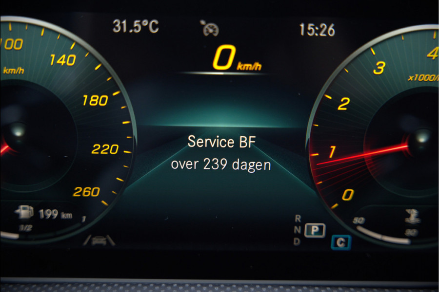 Mercedes-Benz CLA-Klasse 180 Business Solution AMG | Stoelverwarming | Parkeersensoren | Navigatie | Cruise Control | Ambiance Verlichting | Keyless | Camera | Climate Control