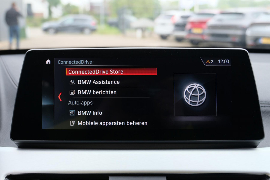 BMW X1 xDrive25e M-sport 220 PK | M pakket | Keyless entry | Camera | Stoelverwarming | Elektrische stoelen met geheugen | Head up Display | Elektrische Klep | 19 Inch |
