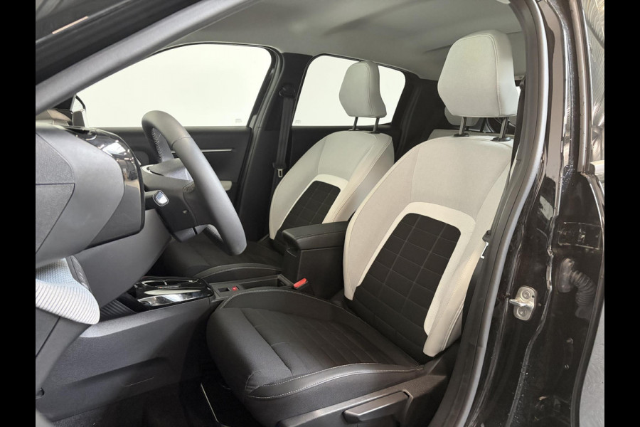 Citroën ë-C3 Max Automaat 113pk 44 kWh Climate Control Half lederen bekleding Led Navigatie Apple Carplay/Android Auto Lichtmetalen Velgen Cruise Control Parkeer sensoren