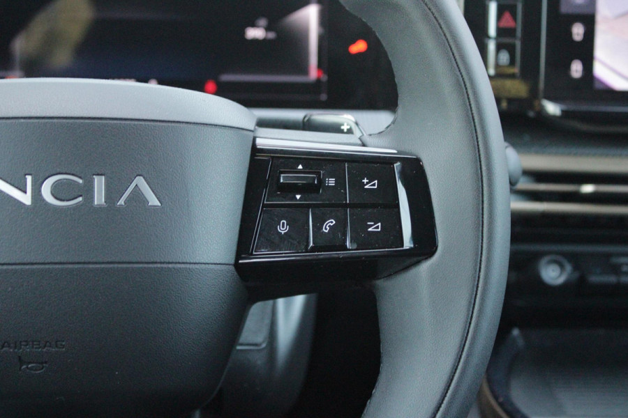 Lancia Ypsilon 1.2 Hybrid 110PK AUTOMAAT LX | CAMERA VOOR + ACHTER | PARKEERSENSOREN VOOR + ACHTER | DRIVE PACK: ADAPTIVE CRUISE CONTROL/DODEHOEK DETECTIE/ELEKTRISCH INKLAPBARE BUITENSPIEGELS/SPROTIEF STUURWIEL | SFEER VERLICHTING | CLIMATE CONTROL | DRAADLOZE APPLE CARPLAY/ANDROID AUTO | DRAADLOZE TELEFOONLADER | 17"  LICHTMETALEN VELGEN "DIAMOND CUT" | WIELKASTEN "GLOSSY BLACK" | PRIVACY GLAS ACHTER | PREMIUM STOELBEKLEDING "GRIGIO ANTRACITE" | KLEUR: "BIANCO QUARZO" |