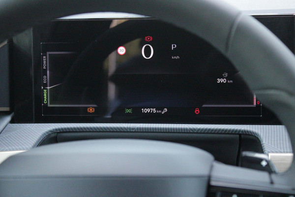 Lancia Ypsilon 1.2 Hybrid 110PK AUTOMAAT LX | CAMERA VOOR + ACHTER | PARKEERSENSOREN VOOR + ACHTER | DRIVE PACK: ADAPTIVE CRUISE CONTROL/DODEHOEK DETECTIE/ELEKTRISCH INKLAPBARE BUITENSPIEGELS/SPROTIEF STUURWIEL | SFEER VERLICHTING | CLIMATE CONTROL | DRAADLOZE APPLE CARPLAY/ANDROID AUTO | DRAADLOZE TELEFOONLADER | 17"  LICHTMETALEN VELGEN "DIAMOND CUT" | WIELKASTEN "GLOSSY BLACK" | PRIVACY GLAS ACHTER | PREMIUM STOELBEKLEDING "GRIGIO ANTRACITE" | KLEUR: "BIANCO QUARZO" |