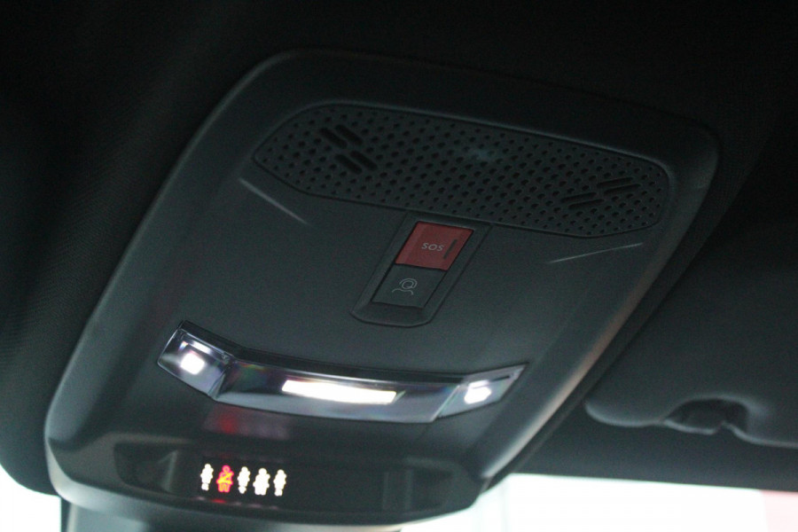 Lancia Ypsilon 1.2 Hybrid 110PK AUTOMAAT LX | CAMERA VOOR + ACHTER | PARKEERSENSOREN VOOR + ACHTER | DRIVE PACK: ADAPTIVE CRUISE CONTROL/DODEHOEK DETECTIE/ELEKTRISCH INKLAPBARE BUITENSPIEGELS/SPROTIEF STUURWIEL | SFEER VERLICHTING | CLIMATE CONTROL | DRAADLOZE APPLE CARPLAY/ANDROID AUTO | DRAADLOZE TELEFOONLADER | 17"  LICHTMETALEN VELGEN "DIAMOND CUT" | WIELKASTEN "GLOSSY BLACK" | PRIVACY GLAS ACHTER | PREMIUM STOELBEKLEDING "GRIGIO ANTRACITE" | KLEUR: "BIANCO QUARZO" |
