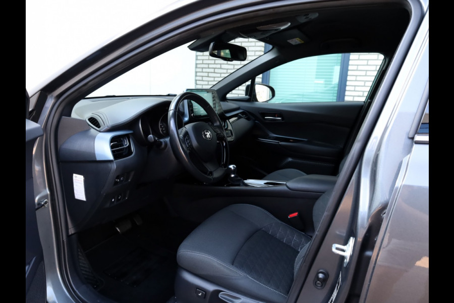 Toyota C-HR 1.8 Hybrid Dynamic | Carplay | Stoelverwarming | Trekhaak