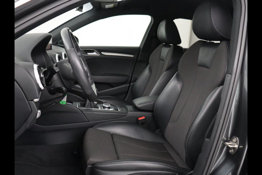Audi A3 Sportback 30 TFSI Advance Sport | S-Line | Stoelverwarming | Parkeerhulp | Cruise control | Navigatie | Bluetooth | Climate control | Full LED