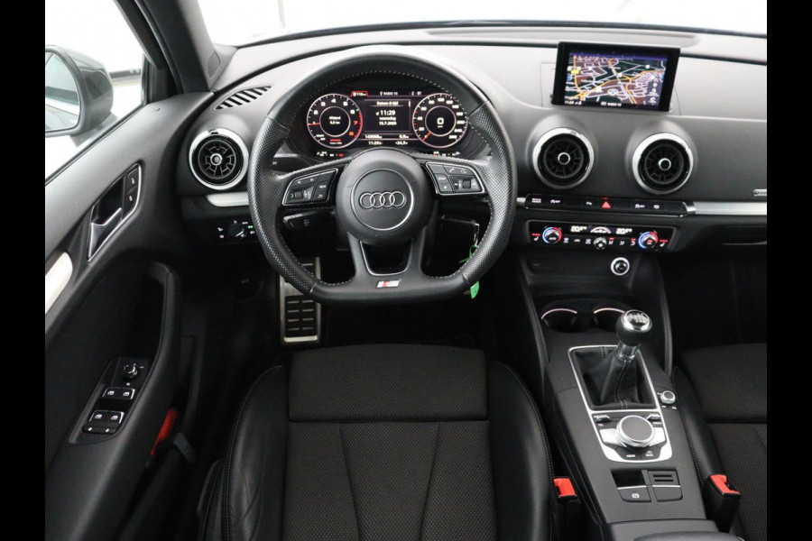 Audi A3 Sportback 30 TFSI Advance Sport | S-Line | Stoelverwarming | Parkeerhulp | Cruise control | Navigatie | Bluetooth | Climate control | Full LED