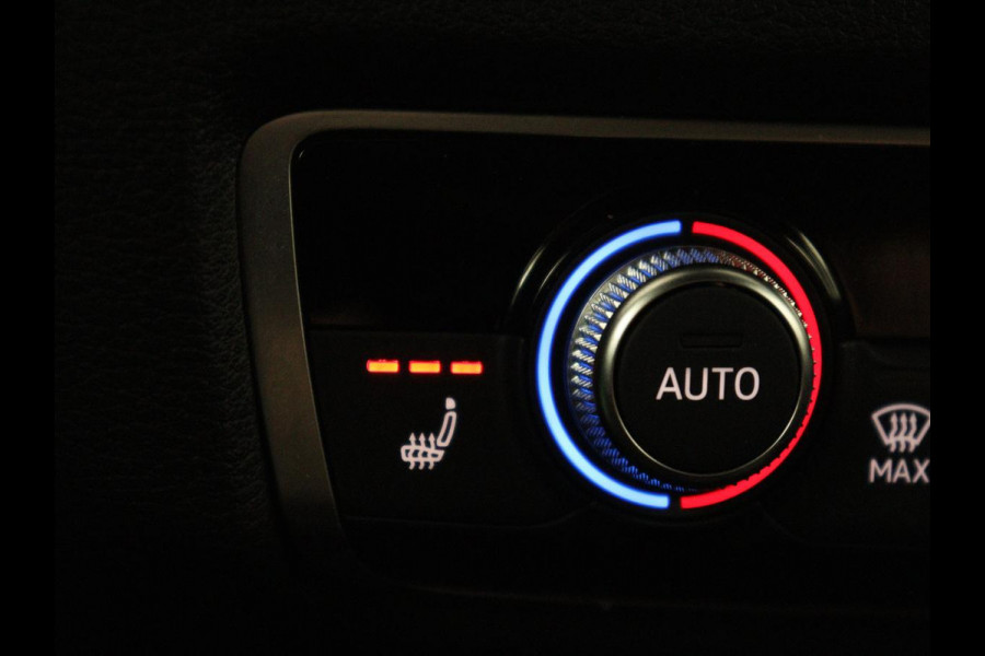 Audi A3 Sportback 30 TFSI Advance Sport | S-Line | Stoelverwarming | Parkeerhulp | Cruise control | Navigatie | Bluetooth | Climate control | Full LED