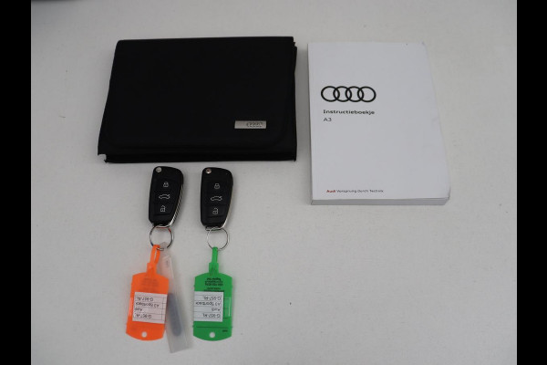 Audi A3 Sportback 30 TFSI Advance Sport | S-Line | Stoelverwarming | Parkeerhulp | Cruise control | Navigatie | Bluetooth | Climate control | Full LED