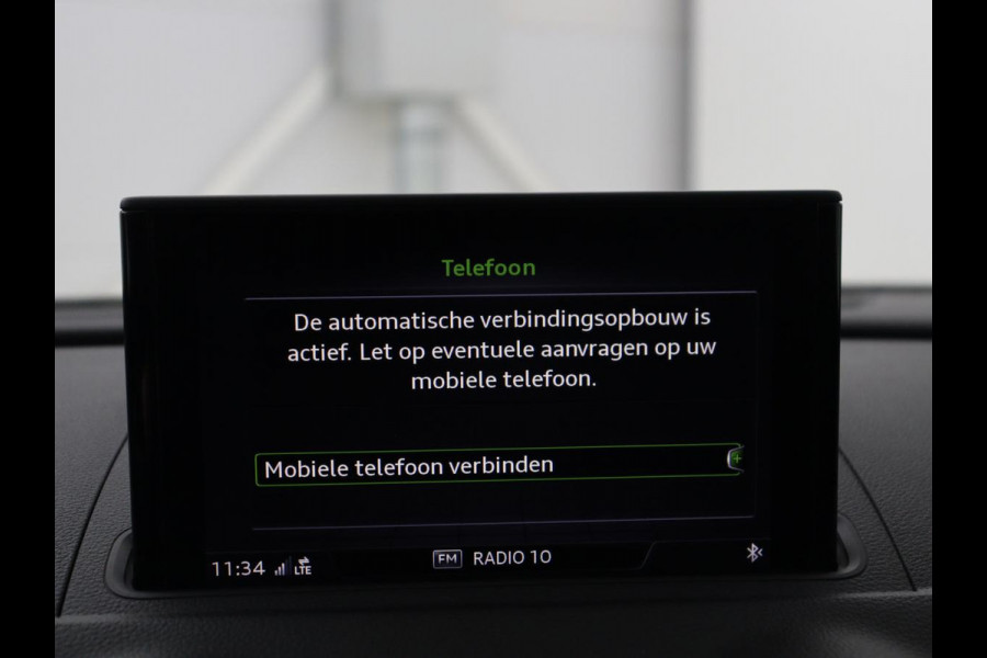 Audi A3 Sportback 30 TFSI Advance Sport | S-Line | Stoelverwarming | Parkeerhulp | Cruise control | Navigatie | Bluetooth | Climate control | Full LED