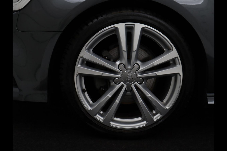 Audi A3 Sportback 30 TFSI Advance Sport | S-Line | Stoelverwarming | Parkeerhulp | Cruise control | Navigatie | Bluetooth | Climate control | Full LED