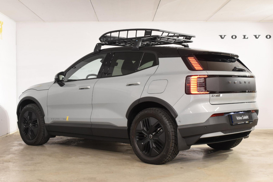 Volvo EX30 Cross Country 428PK Twin Performance Ultra AWD / Cross Country Experience-pakket/ Adaptieve cruise control/ Panoramadak/ BLIS/ Parkeersensoren met 360 camera / Getint Glas / Stoel en stuurwielverwarming / Elektrische stoelen / Apple carplay / Elektrische achterklep / Keyless entry