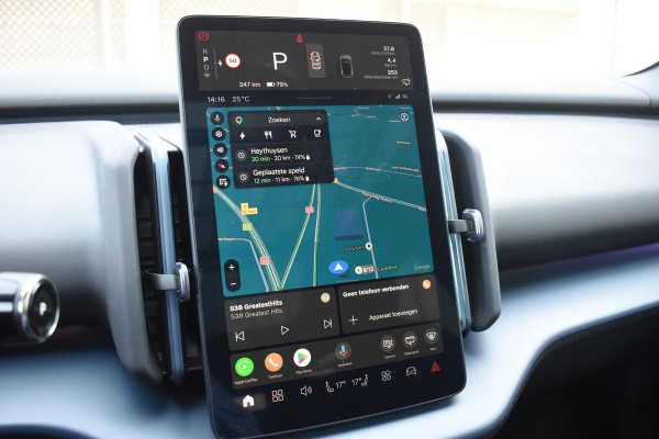 Volvo EX30 Cross Country 428PK Twin Performance Ultra AWD / Cross Country Experience-pakket/ Adaptieve cruise control/ Panoramadak/ BLIS/ Parkeersensoren met 360 camera / Getint Glas / Stoel en stuurwielverwarming / Elektrische stoelen / Apple carplay / Elektrische achterklep / Keyless entry