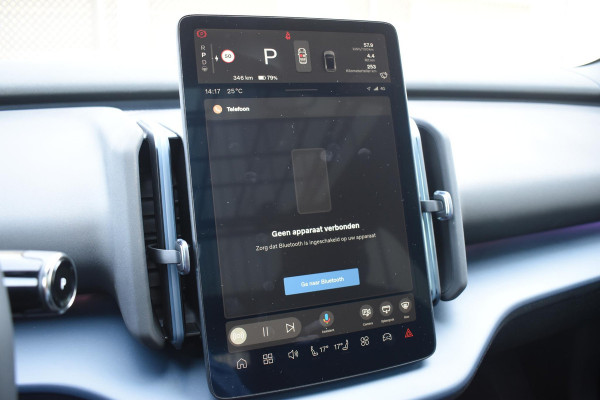 Volvo EX30 Cross Country 428PK Twin Performance Ultra AWD / Cross Country Experience-pakket/ Adaptieve cruise control/ Panoramadak/ BLIS/ Parkeersensoren met 360 camera / Getint Glas / Stoel en stuurwielverwarming / Elektrische stoelen / Apple carplay / Elektrische achterklep / Keyless entry