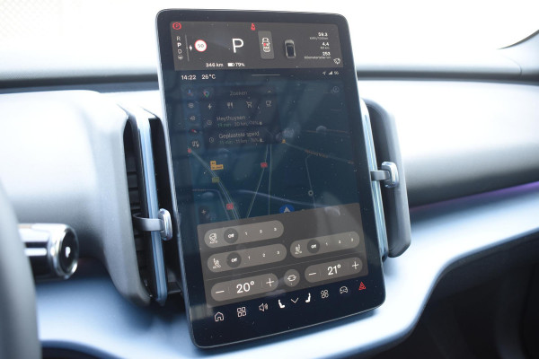 Volvo EX30 Cross Country 428PK Twin Performance Ultra AWD / Cross Country Experience-pakket/ Adaptieve cruise control/ Panoramadak/ BLIS/ Parkeersensoren met 360 camera / Getint Glas / Stoel en stuurwielverwarming / Elektrische stoelen / Apple carplay / Elektrische achterklep / Keyless entry