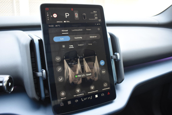 Volvo EX30 Cross Country 428PK Twin Performance Ultra AWD / Cross Country Experience-pakket/ Adaptieve cruise control/ Panoramadak/ BLIS/ Parkeersensoren met 360 camera / Getint Glas / Stoel en stuurwielverwarming / Elektrische stoelen / Apple carplay / Elektrische achterklep / Keyless entry