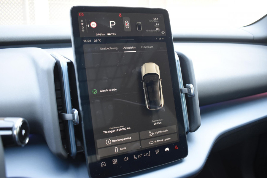 Volvo EX30 Cross Country 428PK Twin Performance Ultra AWD / Cross Country Experience-pakket/ Adaptieve cruise control/ Panoramadak/ BLIS/ Parkeersensoren met 360 camera / Getint Glas / Stoel en stuurwielverwarming / Elektrische stoelen / Apple carplay / Elektrische achterklep / Keyless entry