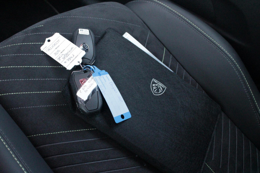 Peugeot 208 1.2 Hybrid 145PK AUTOMAAT GT PACK | ELEKTRISCH BEDIENBARE BESTUURDERSSTOEL MET MASSAGE FUNCTIE | ALCANTARA BEKLEDING | STOEL VERWARMING | CRUISE CONTROL | DAB+ RADIO | APPLE CARPLAY/ANDROID AUTO | FULL LED KOPLAMPEN | KEYLESS ENTRY/START | 17" LICHTMETALEN VELGEN | CLIMATE CONTROL | PARKEERSENSOREN VOOR + ACHTER | ACHTERUITRIJ CAMERA |